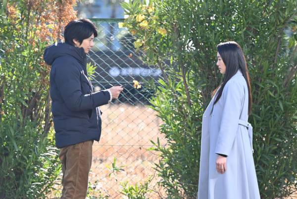 松村北斗“翼”の表情、仲間由紀恵“由貴子”の新たな秘密に反響…「10の秘密」3話