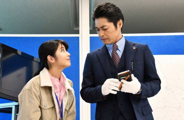 浜辺美波＆安田顕＆成田凌の共演に「神キャスティング」…「アリバイ崩し承ります」1話