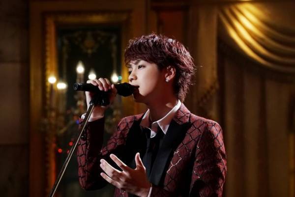 吉野北人がEXILE「Ti Amo」を熱唱、『貴族降臨』最新スチール到着