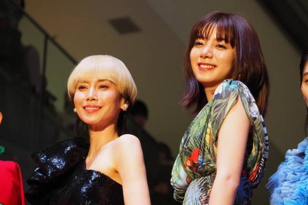 「FOLLOWERS」中谷美紀＆池田エライザらゴージャスドレスで降臨「恥を捨てて演じた」