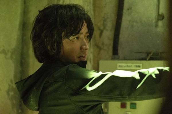 藤原竜也×竹内涼真、ドラマ版「太陽は動かない」特報＆場面写真解禁