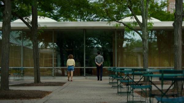 モダニズム建築の街で男女の人生が動き出す…『コロンバス』公開日決定＆予告