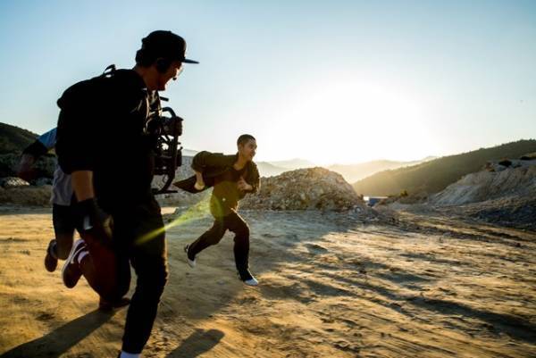 タップダンスの振付、巨大セット、音楽…『スウィング・キッズ』監督やスタッフが“すごさ”を解説