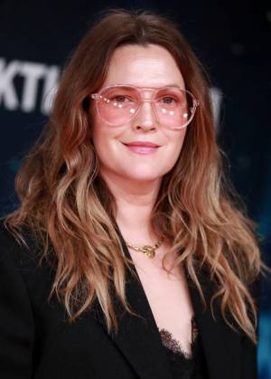 ドリュー・バリモア、9キロの減量に成功 トレーナーに感謝