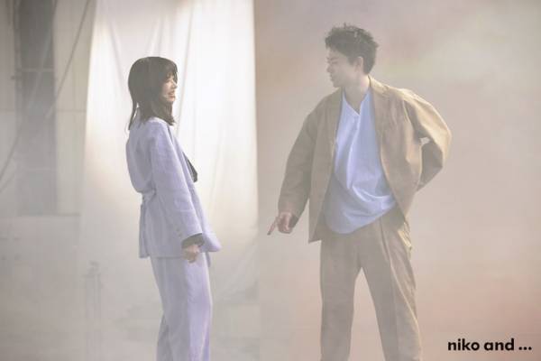 菅田将暉＆小松菜奈、“水の上”で影踏み追いかけっこ「楽しかった」