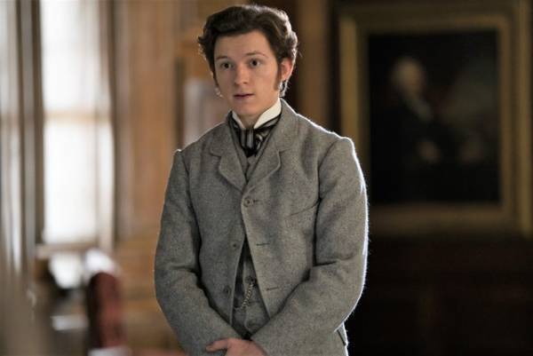 トム・ホランド、初“もみあげ”は「格好良かった」『エジソンズ・ゲーム』新写真