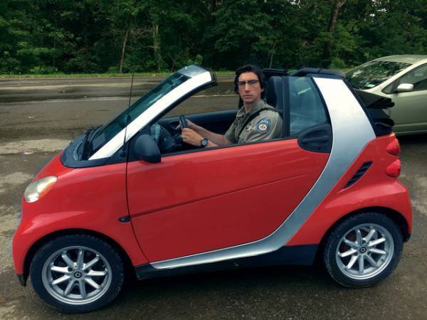 カンヌで笑いが起こったアダム・ドライバーの登場シーン公開『デッド・ドント・ダイ』