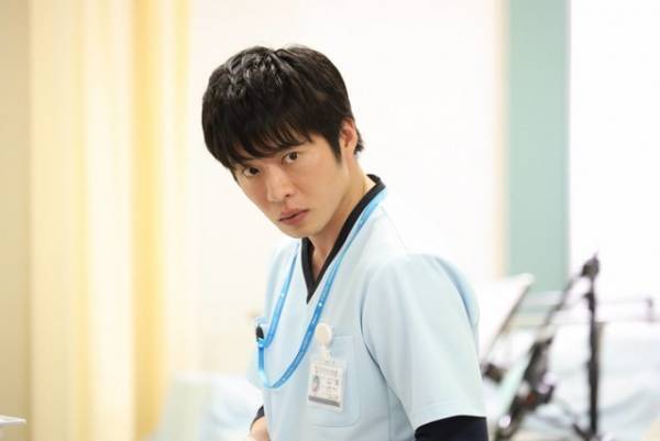 田中圭、石原さとみの先輩薬剤師役「僕と石原さんの普段の感覚を」「アンサング・シンデレラ」