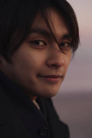 柳楽優弥、吸い込まれそうな“恋人目線”の至近距離カット公開「やぎら本」