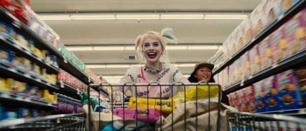 マーゴット・ロビーは「本当に“スーパーナイス”な人」鍵を握る少女が明かす