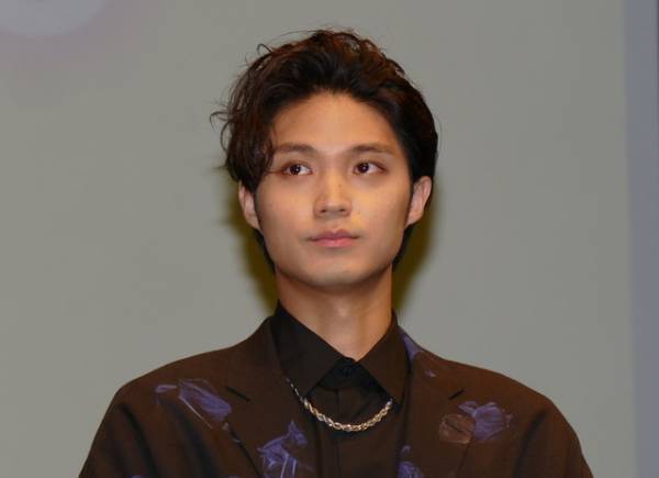 磯村勇斗、Bose＆横田真悠と“ゾンビ”を語り合う…「B面ベイビー！」