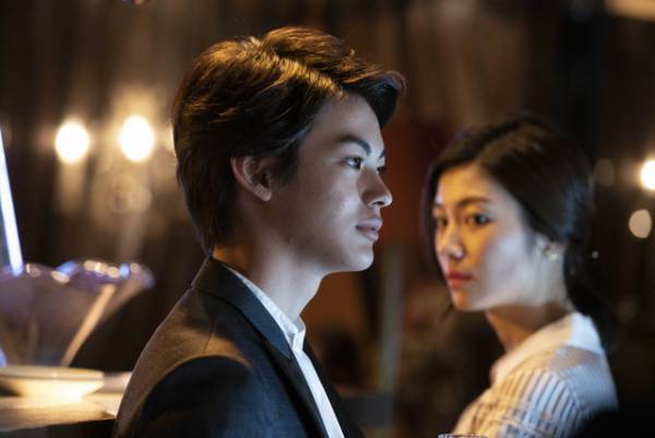 瀧内公美＆神尾楓珠、“裏と表”で揺れ動く『裏アカ』場面写真9点