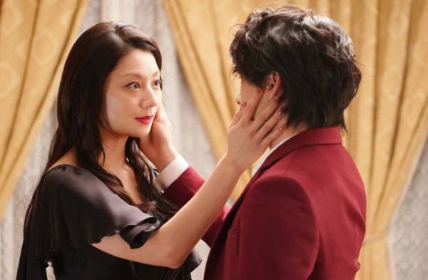 中村倫也＆小池栄子の“キス”に魅了、宇多田ヒカル主題歌にも多くの声…「美食探偵 明智五郎」1話