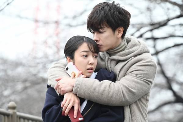 上白石萌音＆佐藤健“歴史的バックハグ”をもう1度…「恋つづ」ダイジェスト放送