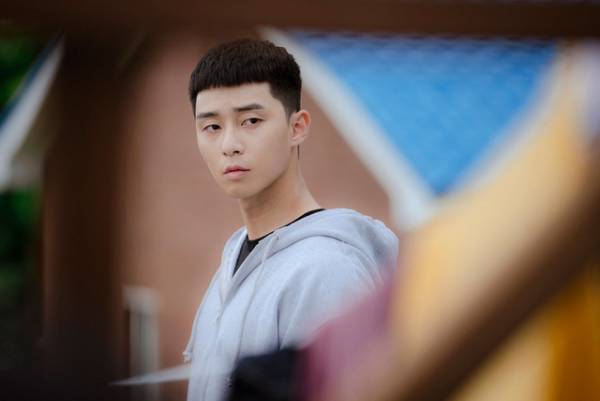 人気俳優パク・ソジュン主演！青春“反撃”ドラマが大ヒット「梨泰院クラス」の魅力