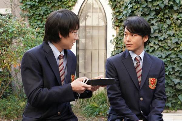 中村倫也の高校生姿が話題に 「美食探偵 明智五郎」4話の展開に「エグい」の声も