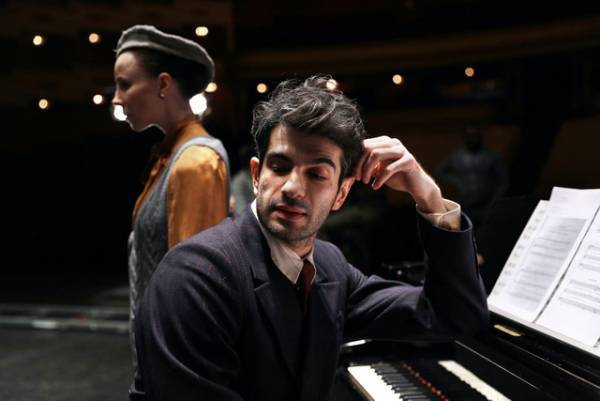 軍部の介入に立ち向かい、心の叫びを音楽に…『剣の舞』予告