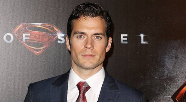 ヘンリー・カヴィル、再びスーパーマンとしてDC映画に出演