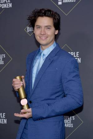 抗議デモ参加でコール・スプラウスが逮捕、ジョン・キューザックのもとにも警官