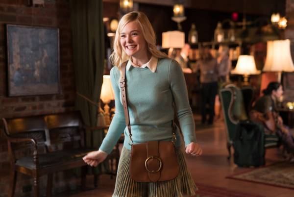 エル＆セレーナ、対照的なキャラ演じる『レイニーデイ・イン・ニューヨーク』場面写真