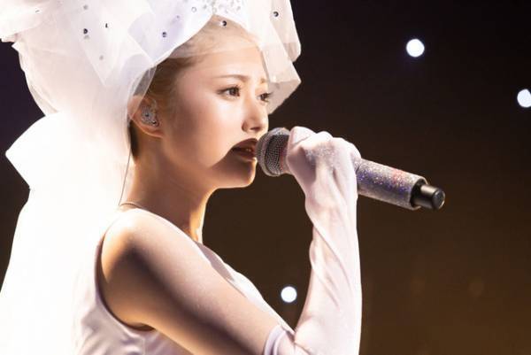 浜崎あゆみの歌詞に秘められた想いとは…ドラマ「M」“怪演”“ドロ沼”だけじゃない魅力