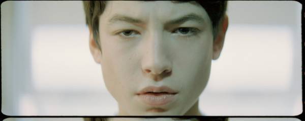 エズラ・ミラー初出演＆主演映画『アフタースクール』8月放送決定