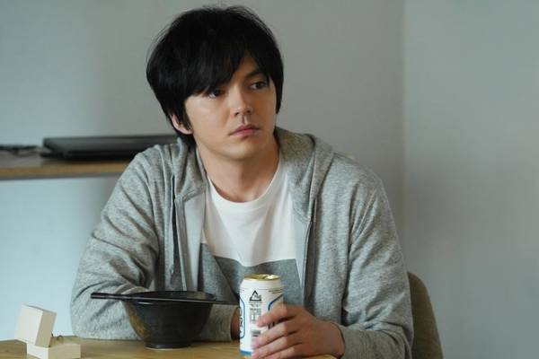 林遣都が一人三役で挑む“ソーシャルディスタンスドラマ”「世界は3で出来ている」放送