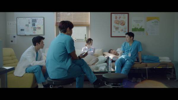 シーズン2も決定！「賢い医師生活」チョ・ジョンソク＆ユ・ヨンソクらの爆笑シーン公開