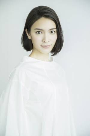秋元才加、ラッパーのPUNPEEと結婚！篠田麻里子＆小嶋陽菜らも祝福