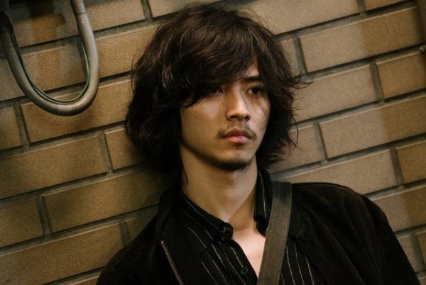 山崎賢人主演『劇場』7月17日公開へ！Amazon Prime Videoにて同日配信も