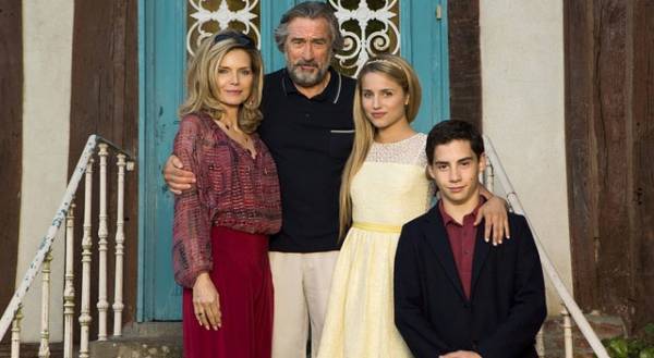 デ・ニーロ×リュック・ベッソン×スコセッシらによるクライムコメディ…午後ロー『マラヴィータ』