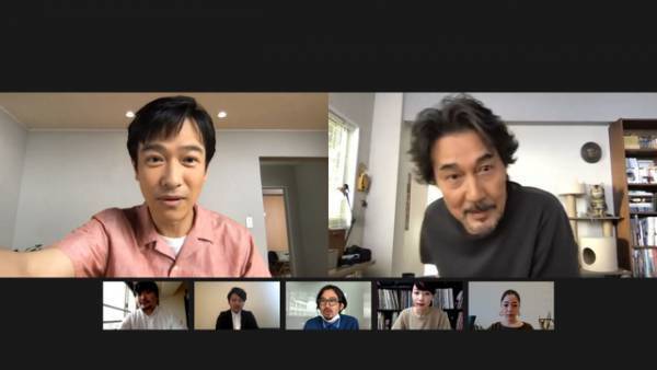 役所広司、堺雅人とリモートCMで初共演も猫がお膝に！「クラフトボス」新CM登場