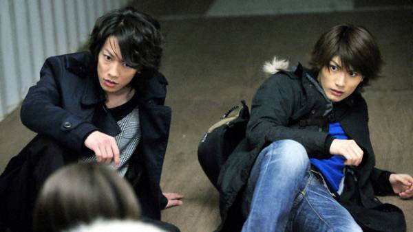 三浦春馬＆佐藤健再タッグ「ブラッディ・マンデイ シーズン2」Paraviで独占初配信