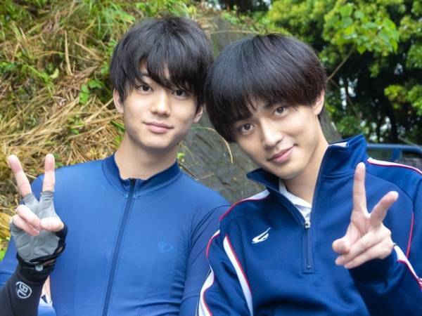 永瀬廉＆伊藤健太郎、過酷すぎる自転車シーンや仲良く寝そべる姿も…『弱ペダ』メイキング映像