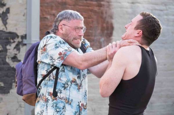 “熱狂ファン”トラボルタが徐々に豹変…『ファナティック』場面写真到着