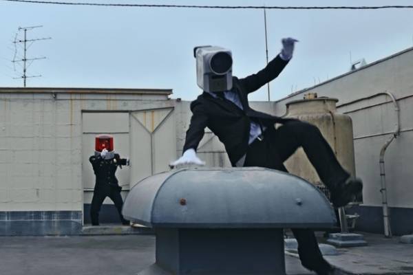 “映画泥棒”新CM公開、スピード感溢れるアクション披露