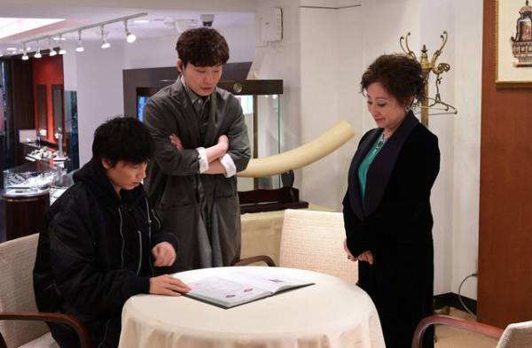 星野源“志摩”の豹変に「感情のない目、ヤバい」の声…「MIU404」第4話