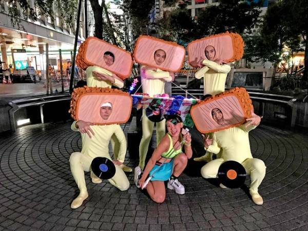 北村匠海、『とんかつDJアゲ太郎』で全身タイツ披露！ 映画初出演フワちゃんとコラボ