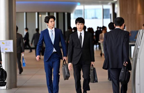 市川猿之助“伊佐山”「詫びろ」に香川照之“大和田”「おしまいdeath！」…今週も名言続々「半沢直樹」2話