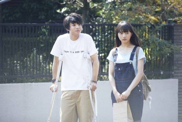 伊藤健太郎、清原果耶の“憧れの隣人”に『宇宙でいちばんあかるい屋根』場面写真