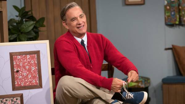 トム・ハンクス、子ども番組の司会者役に！ アカデミー賞＆GG賞ノミネート『幸せへのまわり道』公開決定