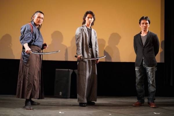 坂口拓＆山崎賢人が殺陣披露！『狂武蔵』完成披露イベントを無観客で開催