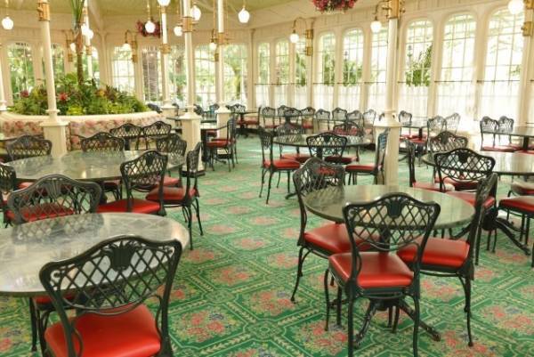 【ディズニー】リトルグリーンまんも食べ放題！60分間スウィーツブッフェ営業始まる