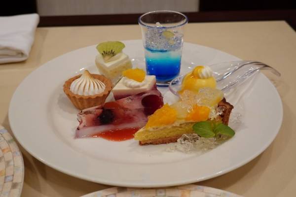 【ディズニー】伝統のローストビーフも健在！復活したブライトンのビュッフェを実食
