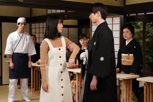 浜辺美波の“七桜”、横浜流星“椿”と偽りの結婚式!?「私たちはどうかしている」第1話