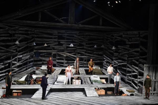 大泉洋＆山本耕史＆竜星涼出演、三谷幸喜新作舞台「大地」大千穐楽がライブ配信