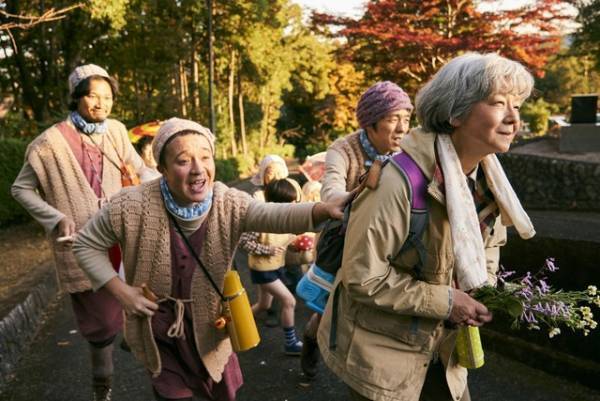 田中裕子の“心の声”濱田＆青木＆宮藤で毎日賑やか！『おらおらでひとりいぐも』場面写真