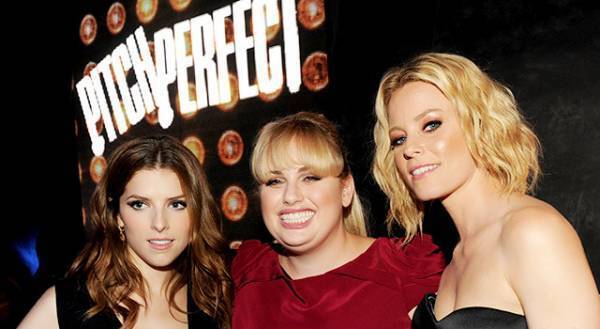 アナ・ケンドリックら『ピッチ・パーフェクト』キャスト、チャリティでビヨンセ熱唱