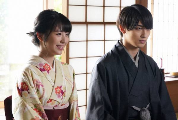 浜辺美波“七桜”＆横浜流星“椿”の和装手つなぎに歓喜「頭ショートしそう」…「私たちはどうかしている」2話