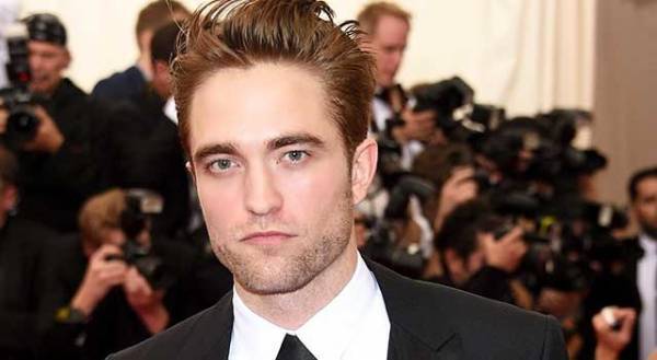 ロバート・パティンソンが新型コロナに感染か 『ザ・バットマン』の撮影が再び中断